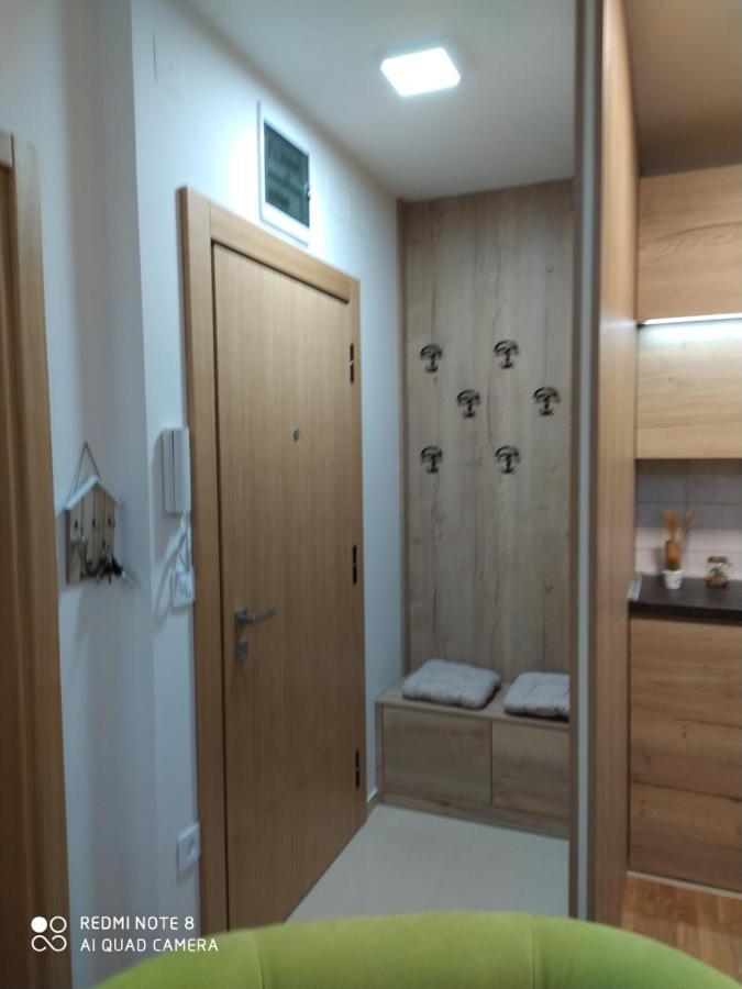 Prezident In Apartment *
